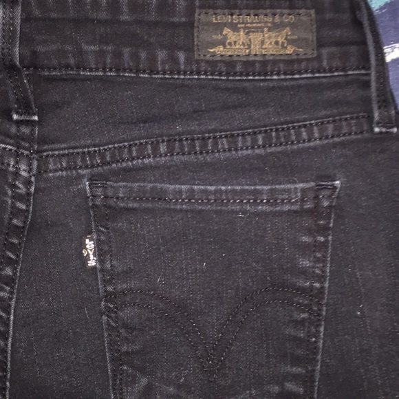 Black Levi - Picture 3 of 4